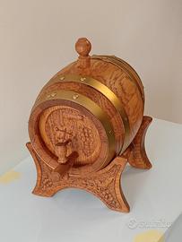 Piccola botte in legno realizzata a mano