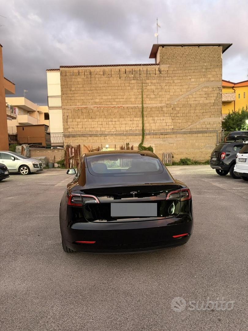 Tesla Model 3 2023 photo 3