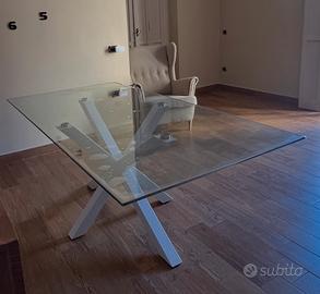 Tavolo da pranzo in vetro