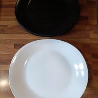 Set di piatti e bicchieri in plastica 