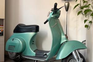 Vespa 50 L a faro tondo anno 1968