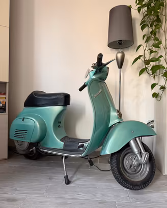 Vespa 50 L a faro tondo anno 1968
