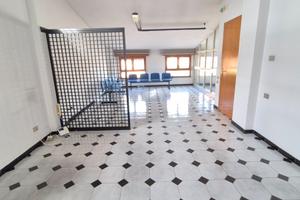 Quartu Centro Ampio Luminoso Ufficio