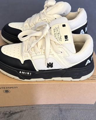 Sneakers bianche e nere – Taglia 42- ottime