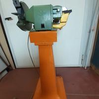 mola ad acqua con piedistallo