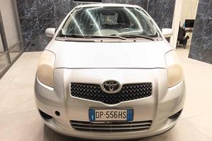 TOYOTA Yaris 1.0 5 porte