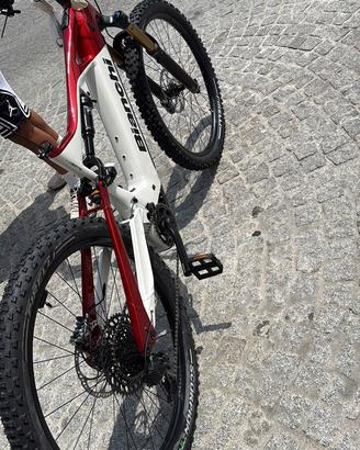 Bici bianchi e-vertic 2026