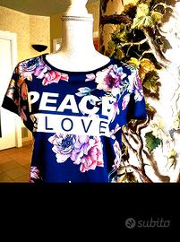 T-shirt floreale Peace&Love