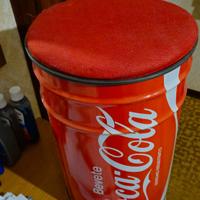 Bidone a sedia della coca cola