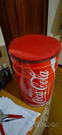 Bidone a sedia della coca cola