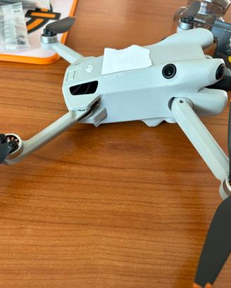 DJI mini 4 pro con care refresh