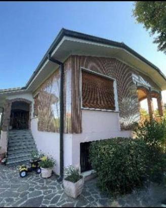 Immobile in asta di 494 m² con più di 5 locali e b