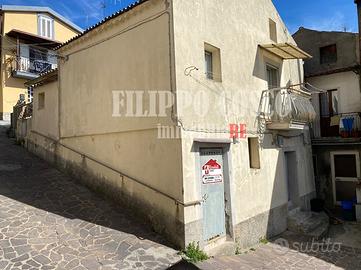 Residenza da Ristrutturare a Simeri Crichi Centro