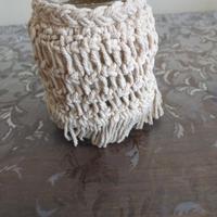 vasetto fatto a macramè 