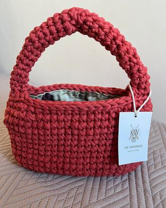 borsa artigianale all'uncinetto 