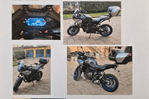 Moto PRATICAMENTE NUOVA 