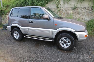 Terrano 2.7 TD iscritto ASI gancio traino pochi km