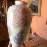 Vaso con fili in oro