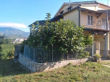 Stupenda villa su due livelli piu mansarda in un p