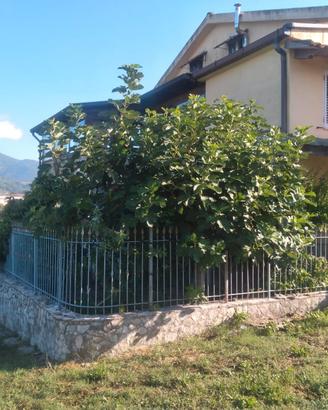 Stupenda villa su due livelli piu mansarda in un p