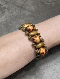 Bracciale etnico in legno