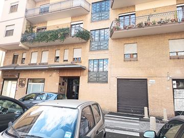 Locale comm.le alle spalle delle Poste centrali