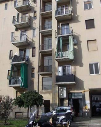 Immobile in asta di 150 m² con 4 locali a Milano