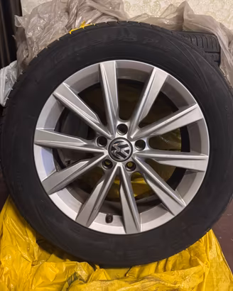 4 Cerchi VW con pneumatici  Nexen 235/55 R17