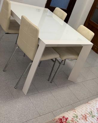 Tavolo da pranzo bianco lucido con 6 sedie