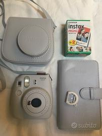 Instax Mini 9 con accessori Polaroid