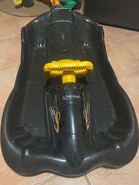 Slittino per la neve con manubrio e freno