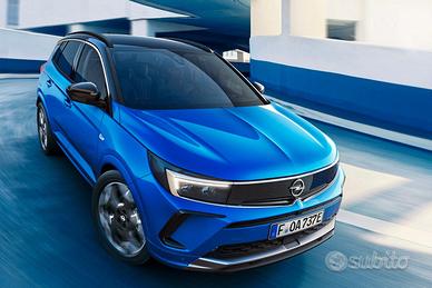 Opel grandland x frontale e portiere