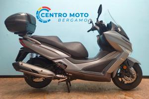 Kymco X-Town 300 I con ABS e bauletto in tinta