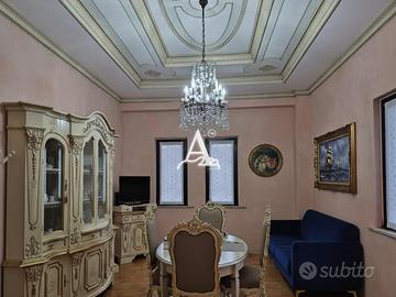 SHOWROOM - OFFICINA - MAGAZZINO E ABITAZIONE IN