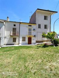 Casa indipendente di 148 m² con 3 locali e box aut