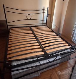 Letto matrimoniale ferro battuto e rete a doghe