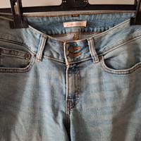 jeans Levis come nuovi taglia w 27 a zampa 