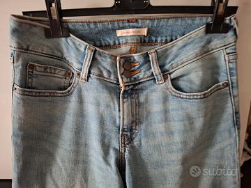 jeans Levis come nuovi taglia w 27 a zampa 