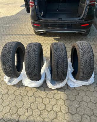 Gomme GoodYear 215/50 R18 98V