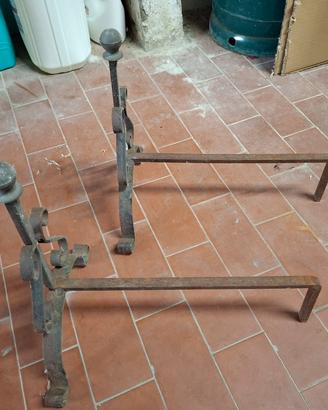Coppia di alari per caminetto