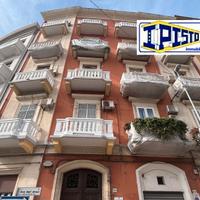 Trivani più accessori mobiliato