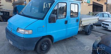 autocarro uso promiscuo