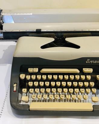 Macchina da scrivere vintage