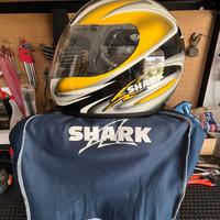 Casco Shark