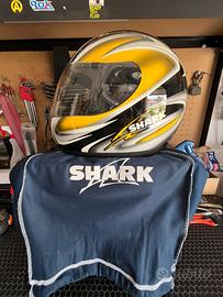 Casco Shark