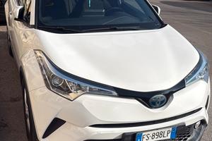 Toyota C-HR SUV