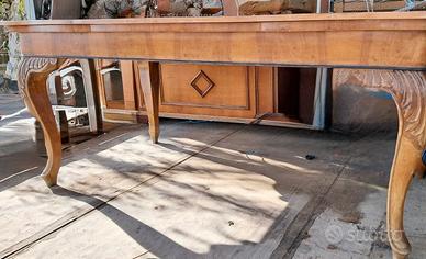 Tavolo in legno di noce Luigi XV