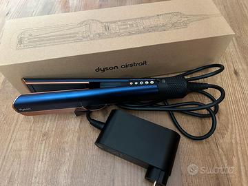 Dyson Airstrait
