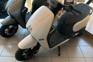 Sym CLBCU 50 / 125 E5+ COMPATTO E LEGGERO