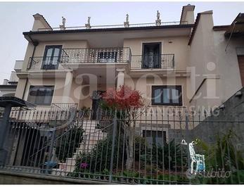 Villa o villino Castel Morrone